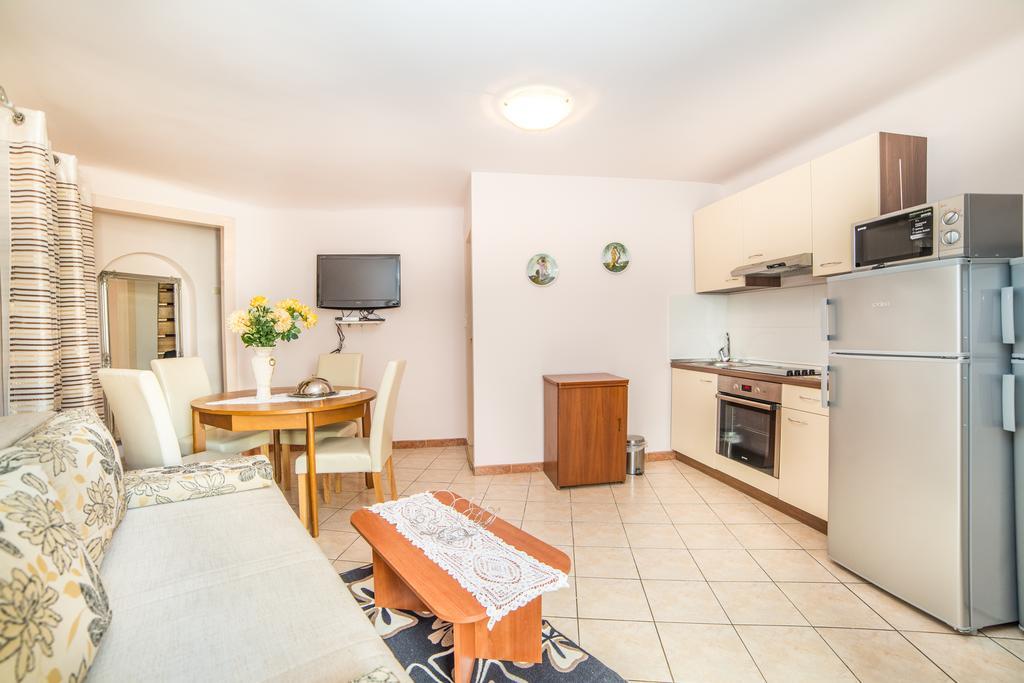 Apartments Dominik Ровинь Экстерьер фото
